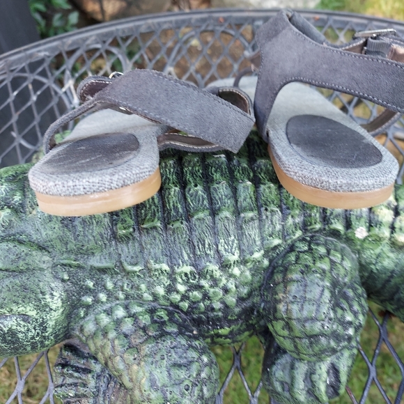 NW Leather Suede T-Strap Embellished Sandal Sz 8 - Picture 5 of 7